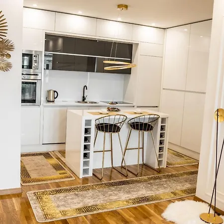 Luxury Karic Free Parking Apartmán *